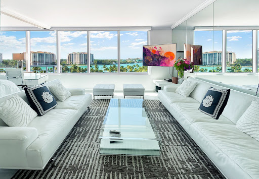 Apartment with pool 1
