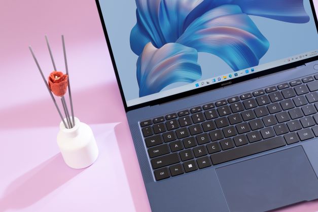 The Huawei MateBook X Pro, Premium Edition, takes multi-device collaboration to a whole new level, allowing for high levels of productivity.