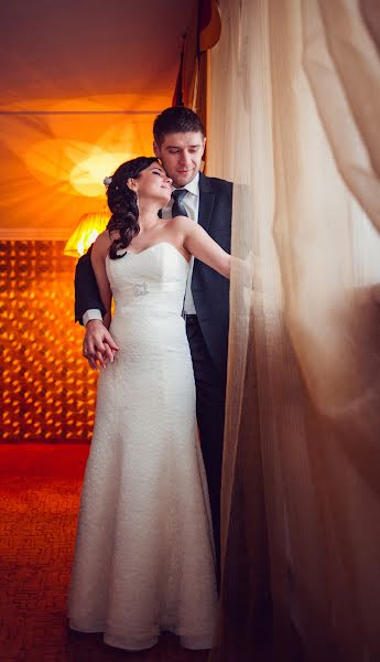Nhiếp ảnh gia ảnh cưới Aleksandr Zolotarev (alexzolotarev). Ảnh của 14 tháng 4 2014