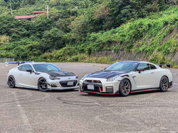 BRZのR35・コラボ・ベストショット・連休最終日に関するカスタム事例の投稿画像1枚目