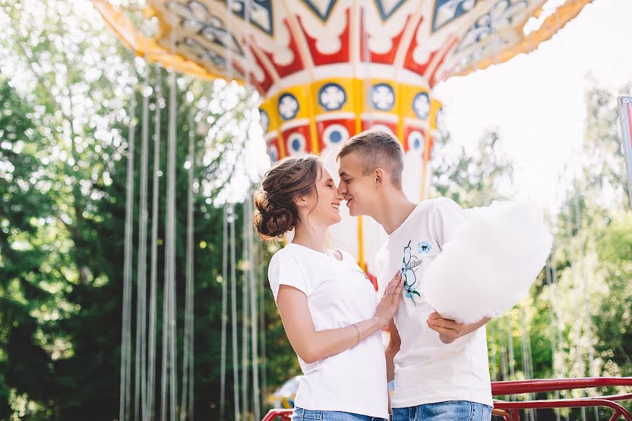 Fotógrafo de casamento Yuliya Galyamina (theglue). Foto de 22 de fevereiro 2019