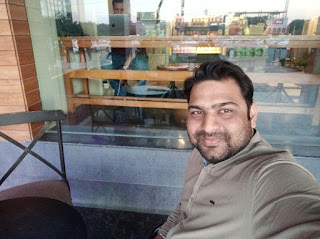 Shrey Dangi at Starbucks, Sector 29,  photos