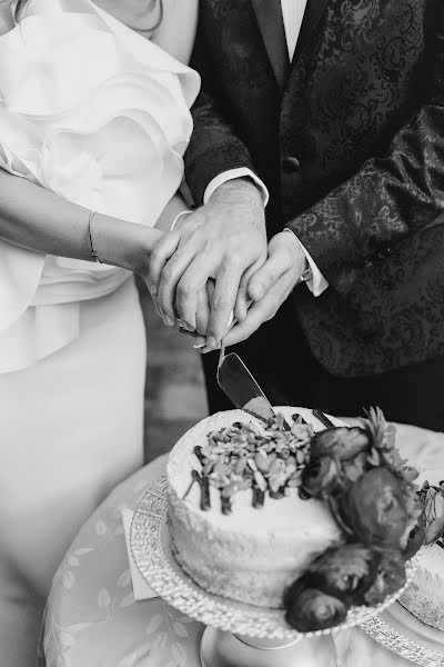 Fotógrafo de casamento Anna Almazova (almazovaphoto). Foto de 4 de janeiro 2023