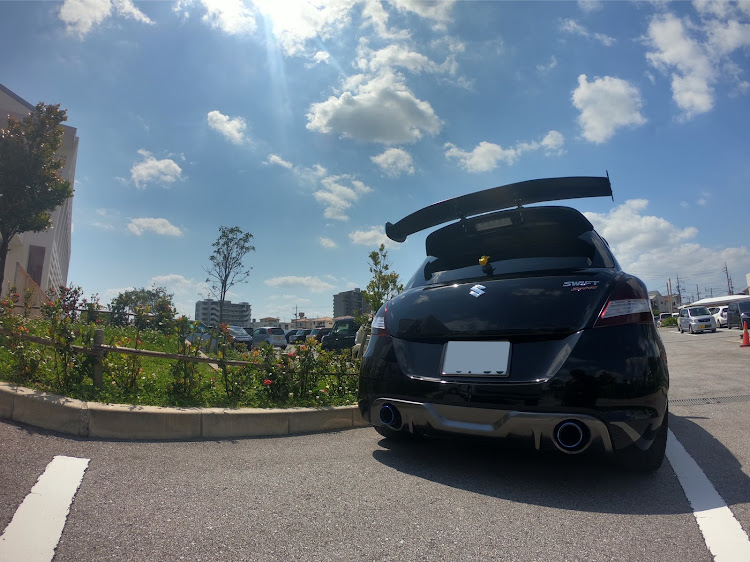 スイフトスポーツのドライブ・沖縄・いい天気・車高が…に関するカスタム事例の投稿画像3枚目