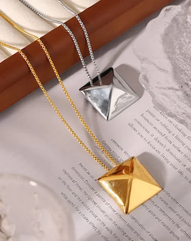 Square Three-dimensional Triangle P - 3