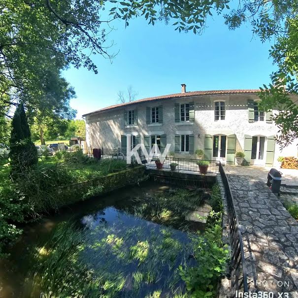 Vente moulin 8 pièces 240 m² à Saint-Paul-Lizonne (24320), 569 525 €