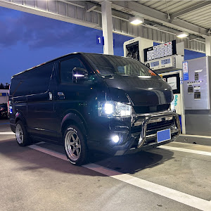 ハイエースバン GDH206V
