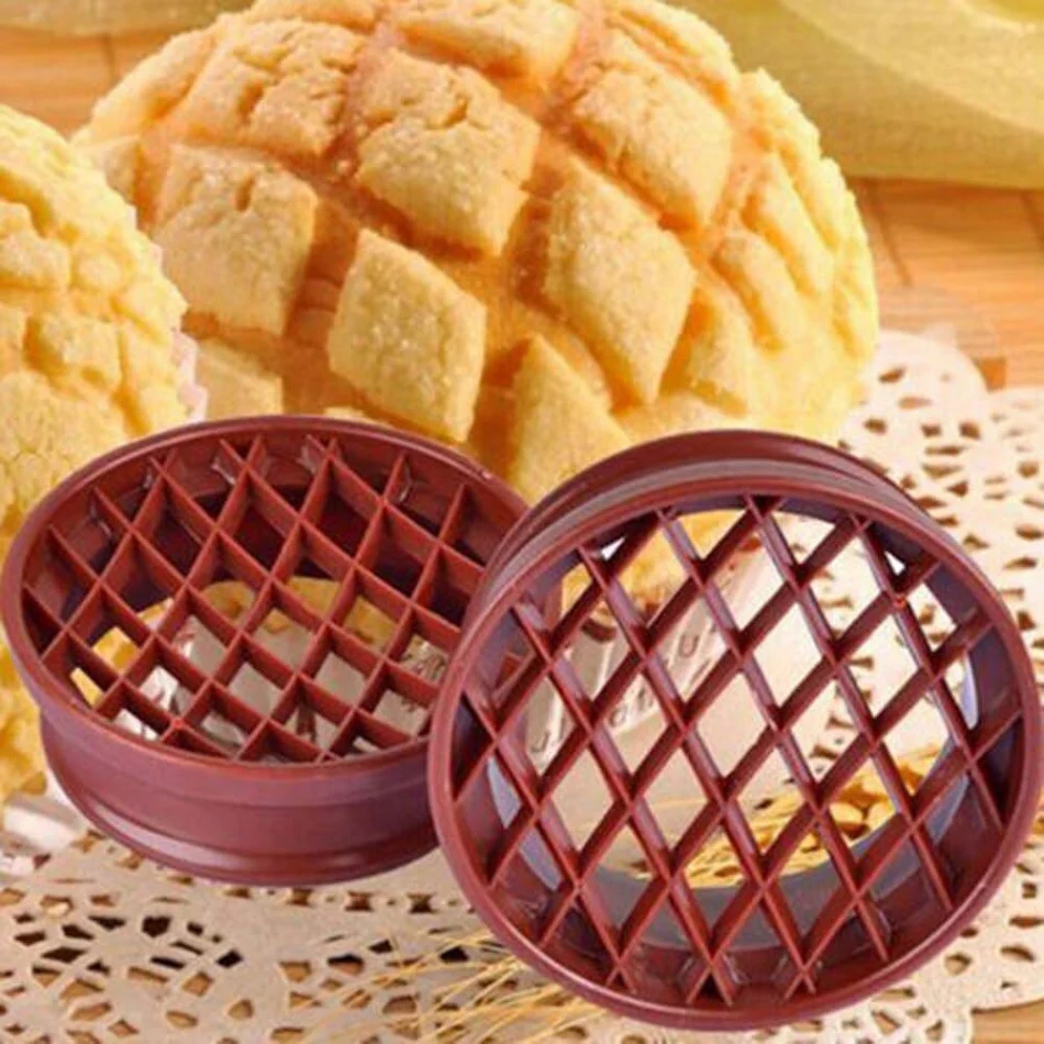 Moule à gâteau brioche à l'ananas Réalisez facilement des brioches à l'ananas maison avec ce moule antiadhésif parfait pour la cuisson.