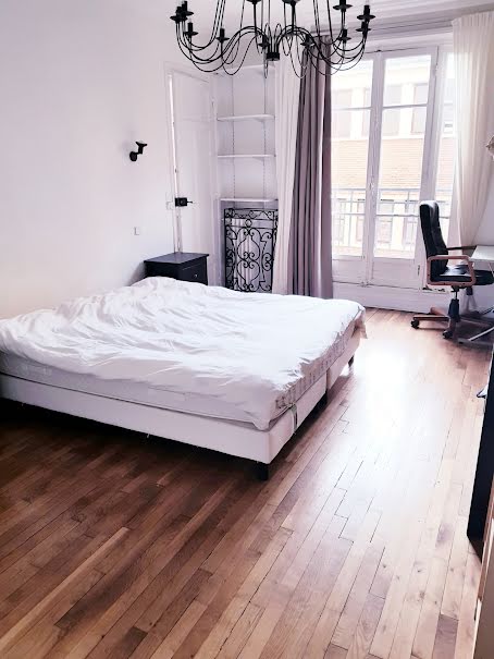 Location  appartement 2 pièces 63 m² à Paris 15ème (75015), 1 840 €