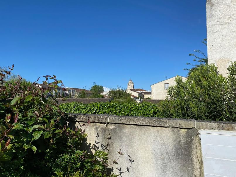 Vente maison 3 pièces 112 m² à Saintes (17100), 169 999 €