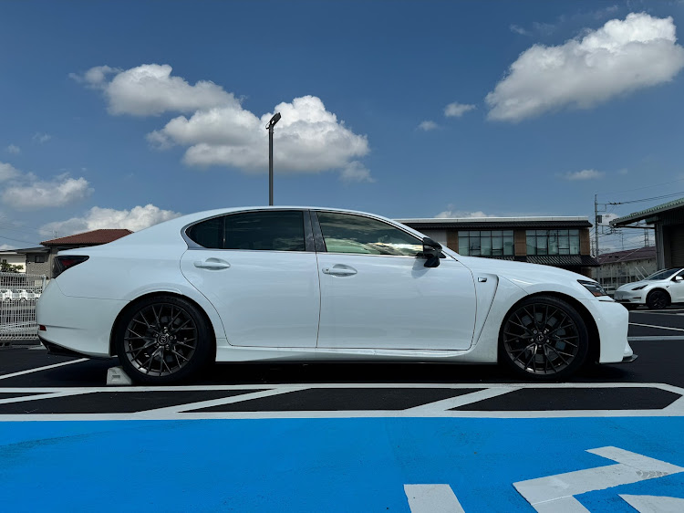 GS Fの車高調整・夏休み・お盆休み・ワイトレに関するカスタム事例の投稿画像1枚目