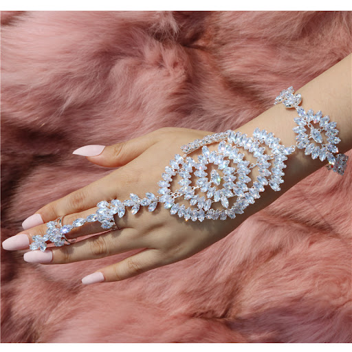 Title 3, Delicate Sparkling Zircon Link Bracelet adds a ...