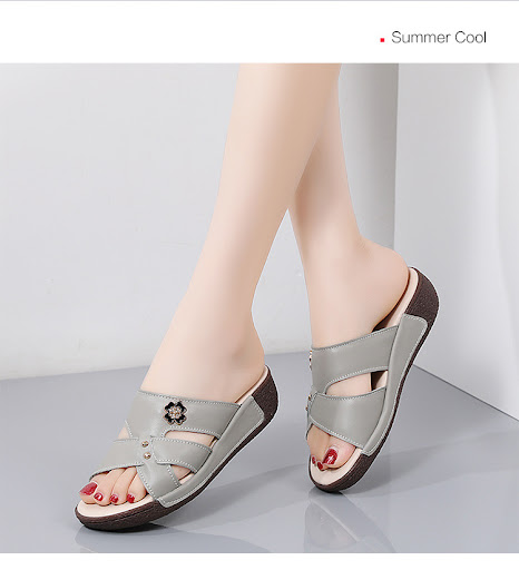Title 10, Womens Outdoor Slipper Shoes for Elderly Comfo...