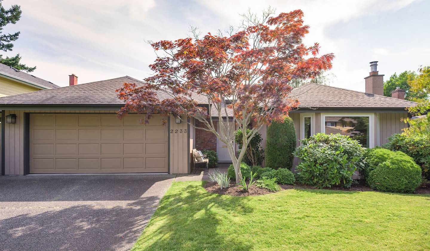 House with garden Saanich