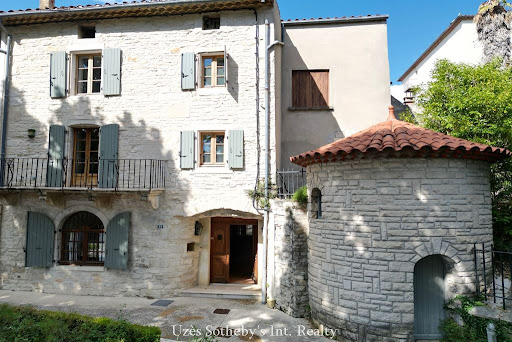 House with terrace 1