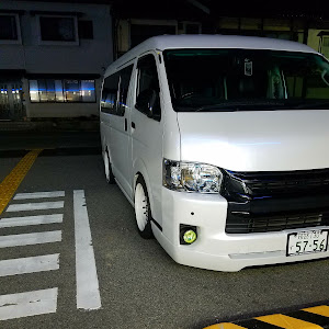 ハイエース