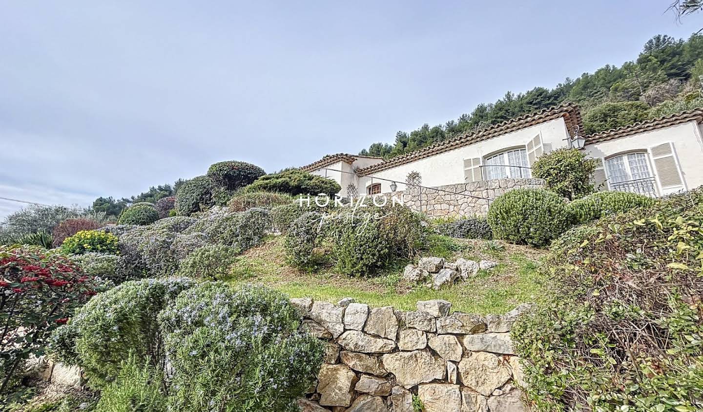 House with garden Grasse