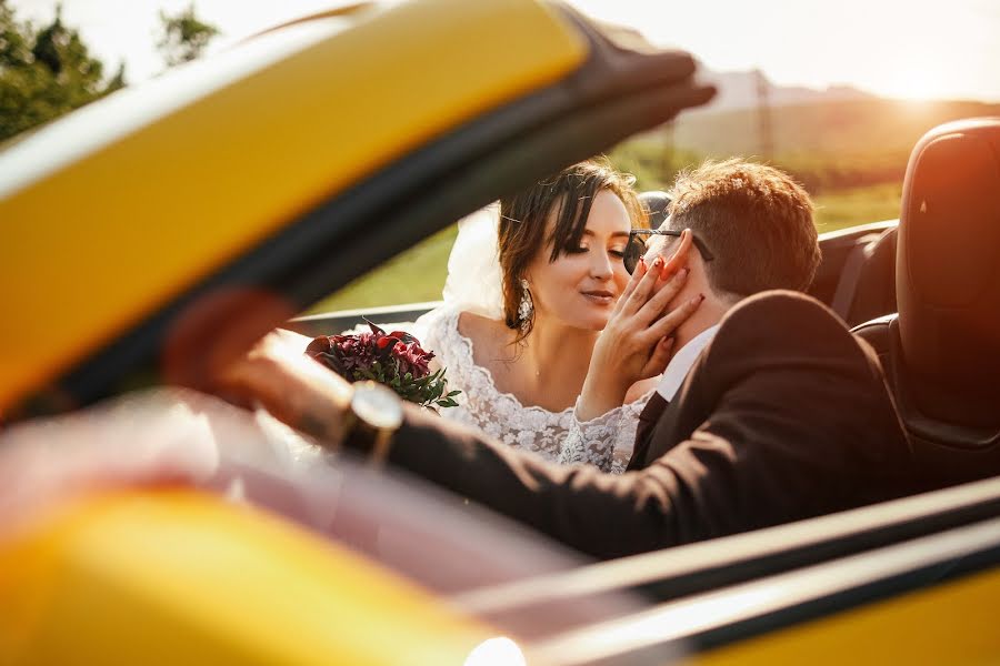 Fotografo di matrimoni Darina Valuyskaya (vdarina). Foto del 16 luglio 2019