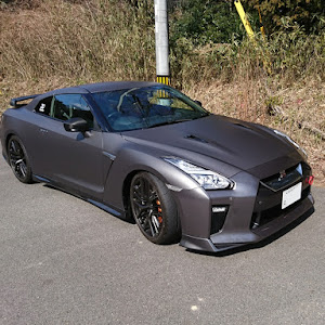NISSAN GT-R