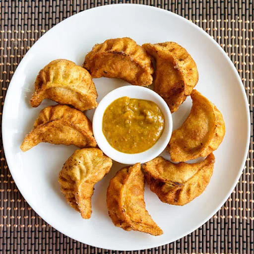 Paneer Fried Momos [10 Pieces]