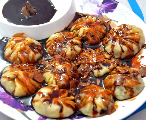 Chicken Chocolate Momos [6 Pieces]