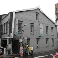 R9 Café 蜜糖吐司、鬆餅專賣店(中山本店)