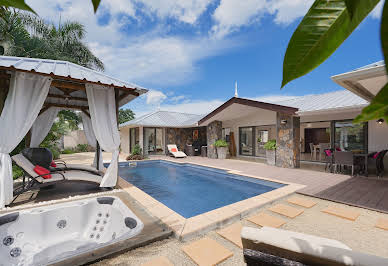 Villa with pool 4