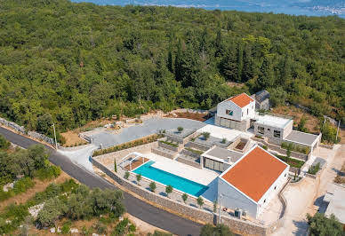 Villa with garden and terrace 3