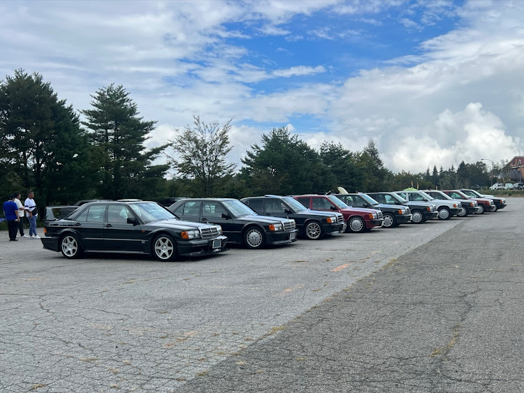 190シリーズの190E 2.5-16 エボリューションII・190E 3.2 AMG・スマートブラバス・今年の総括・来年もよろしくお願いしますに関するカスタム事例の投稿画像8枚目
