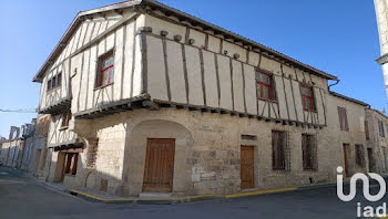 maison à Saint-Jean-d'Angély (17)