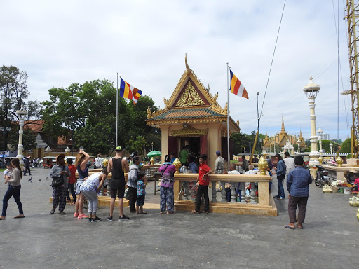 Preah Ang Dorngkeu Shrine