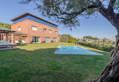 Maison avec piscine et jardin 2