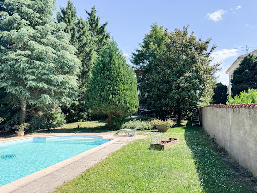 Villa with pool and terrace 3