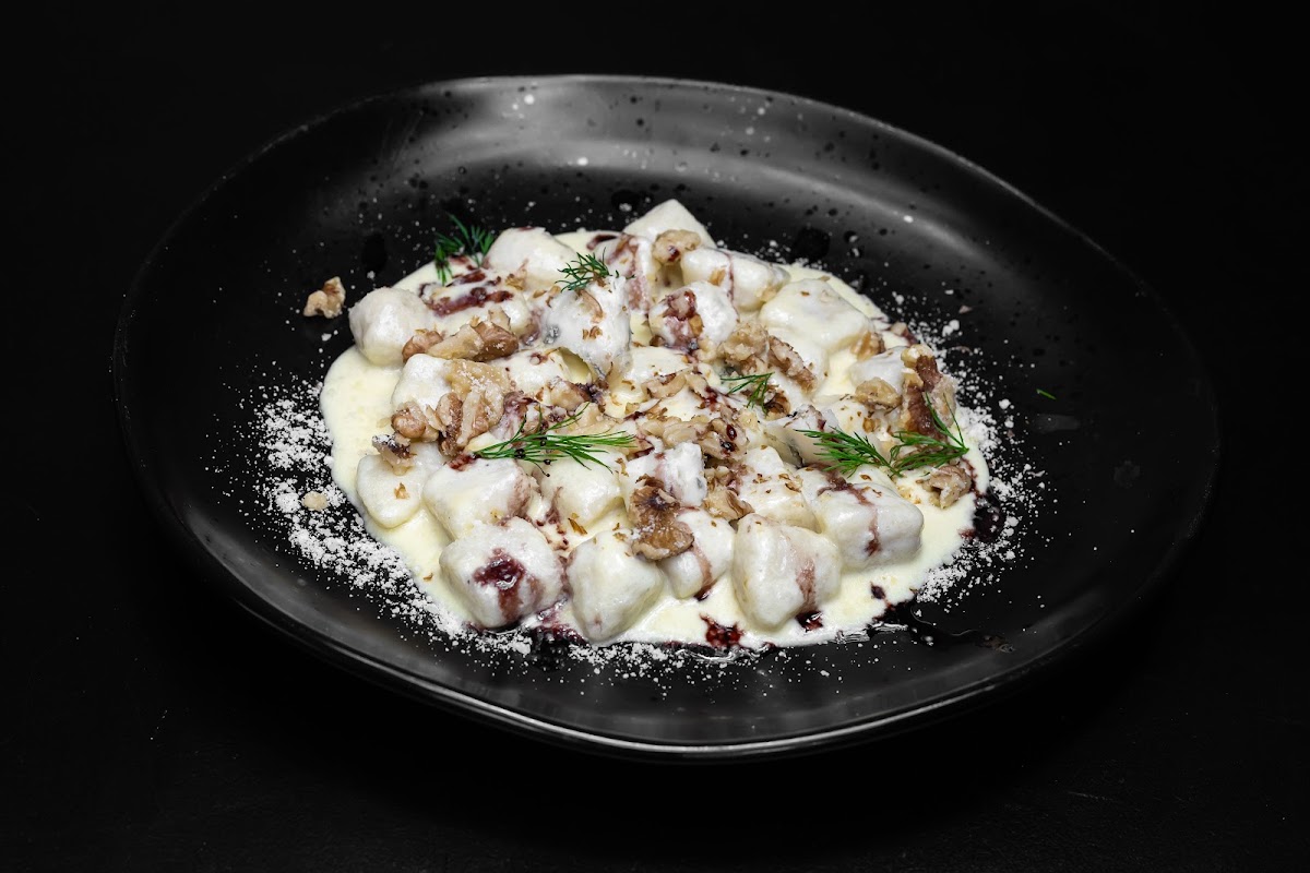 Gnocchi Gorgonzola and walnuts