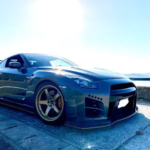 NISSAN GT-R