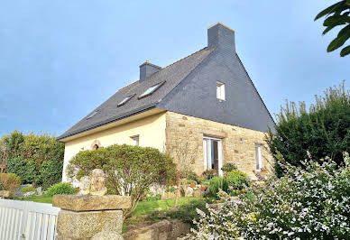 House with garden and terrace 18