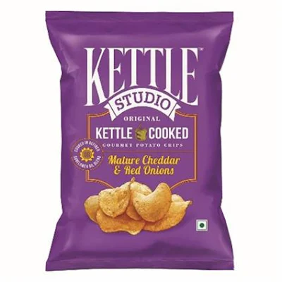 Kettle Studio Mature Cheddar And Red Onions - 125 gm