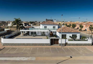 House with pool and terrace 8