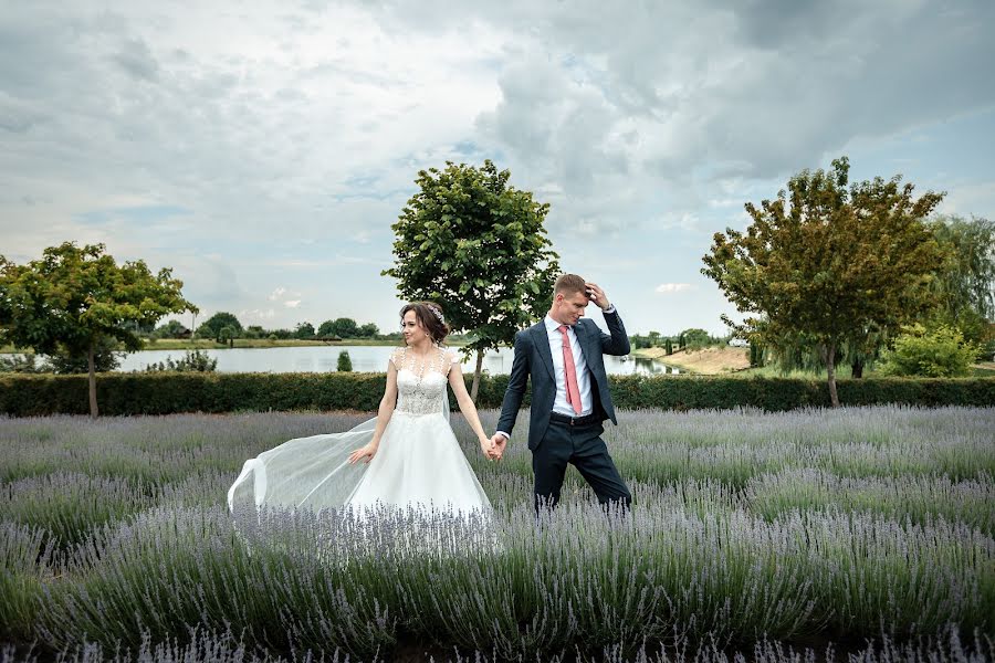 Wedding photographer Tatyana Napizheva (tatinapizheva). Photo of 7 September 2022