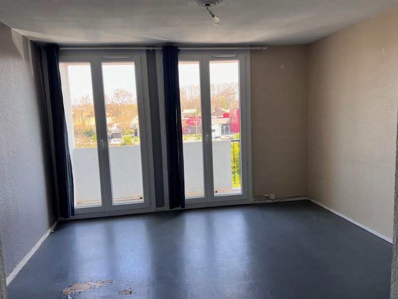 Location  appartement 2 pièces 51 m² à Marignane (13700), 670 €