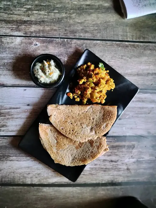 Paneer Bhurji With Beetroot Multigrain Dosa