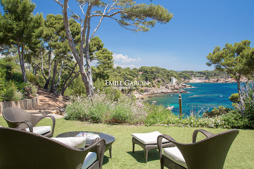 Luxury vacation rental villa in Bandol (83150) with pool
