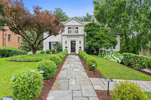 Propriété avec piscine et jardin 1