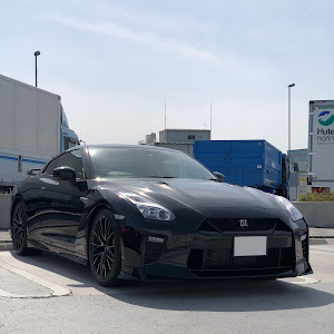 NISSAN GT-R