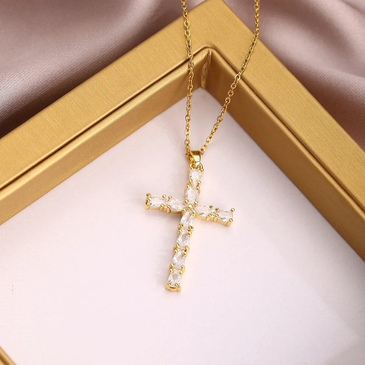 Title 5, Kruis ketting van titaniumstaal, 18K goud, kope...