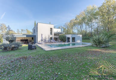 House with pool and terrace 1