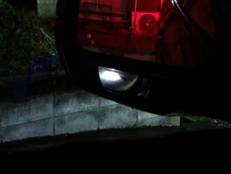 ヴェゼルのLED・夜間可視・Left under mirrorに関するカスタム事例の投稿画像2枚目