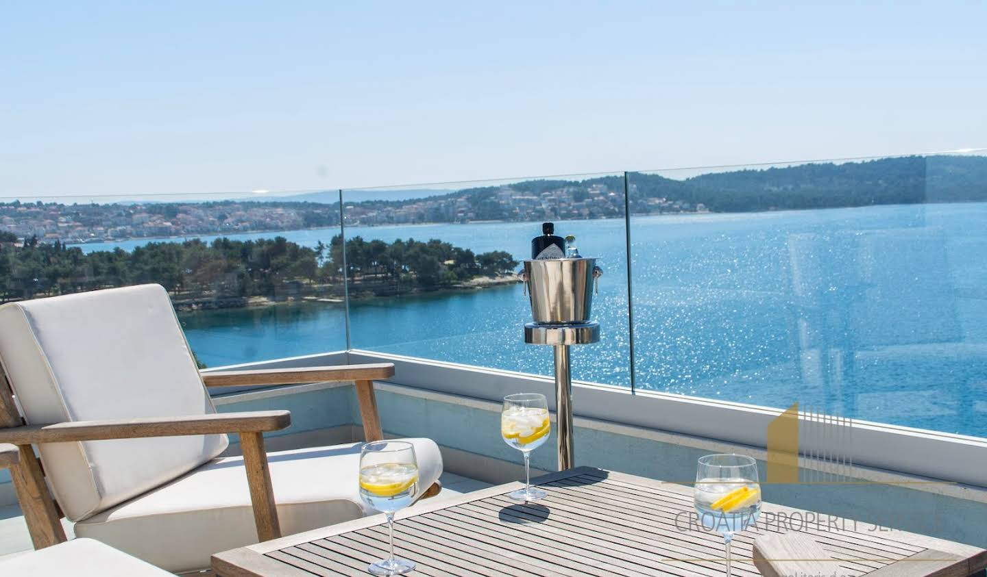 Apartment with terrace Trogir