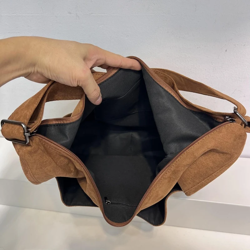 Title 10, Deerskin Velvet crossbody schoudertas voor dame...