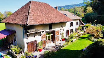 maison à Saint-Geoire-en-Valdaine (38)